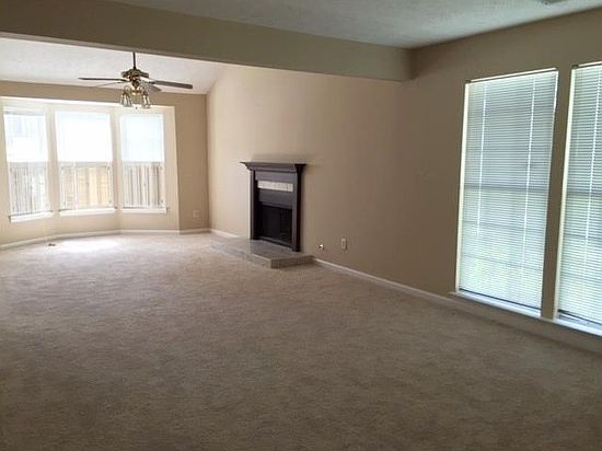 5th image of 1808 Crestwood Dr NW
