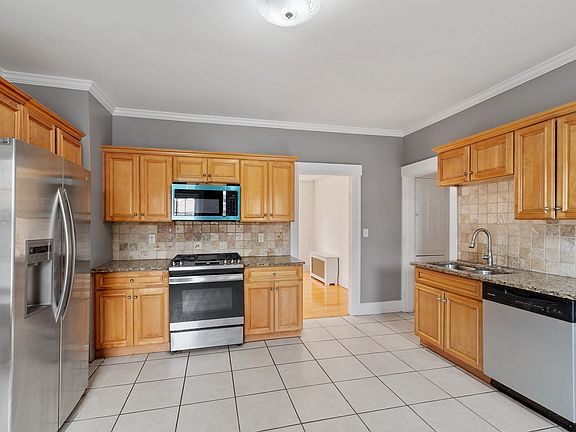 3rd image of 103 Walton St