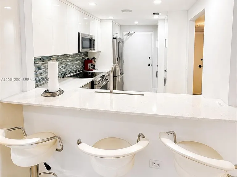 5555 Collins Ave #12C — Photo 7
