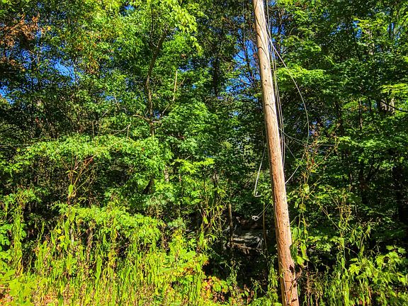 4th image of 655 Dry Creek Rd