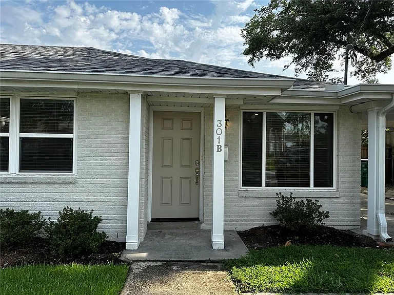 301 Labarre Dr #B — Photo 2