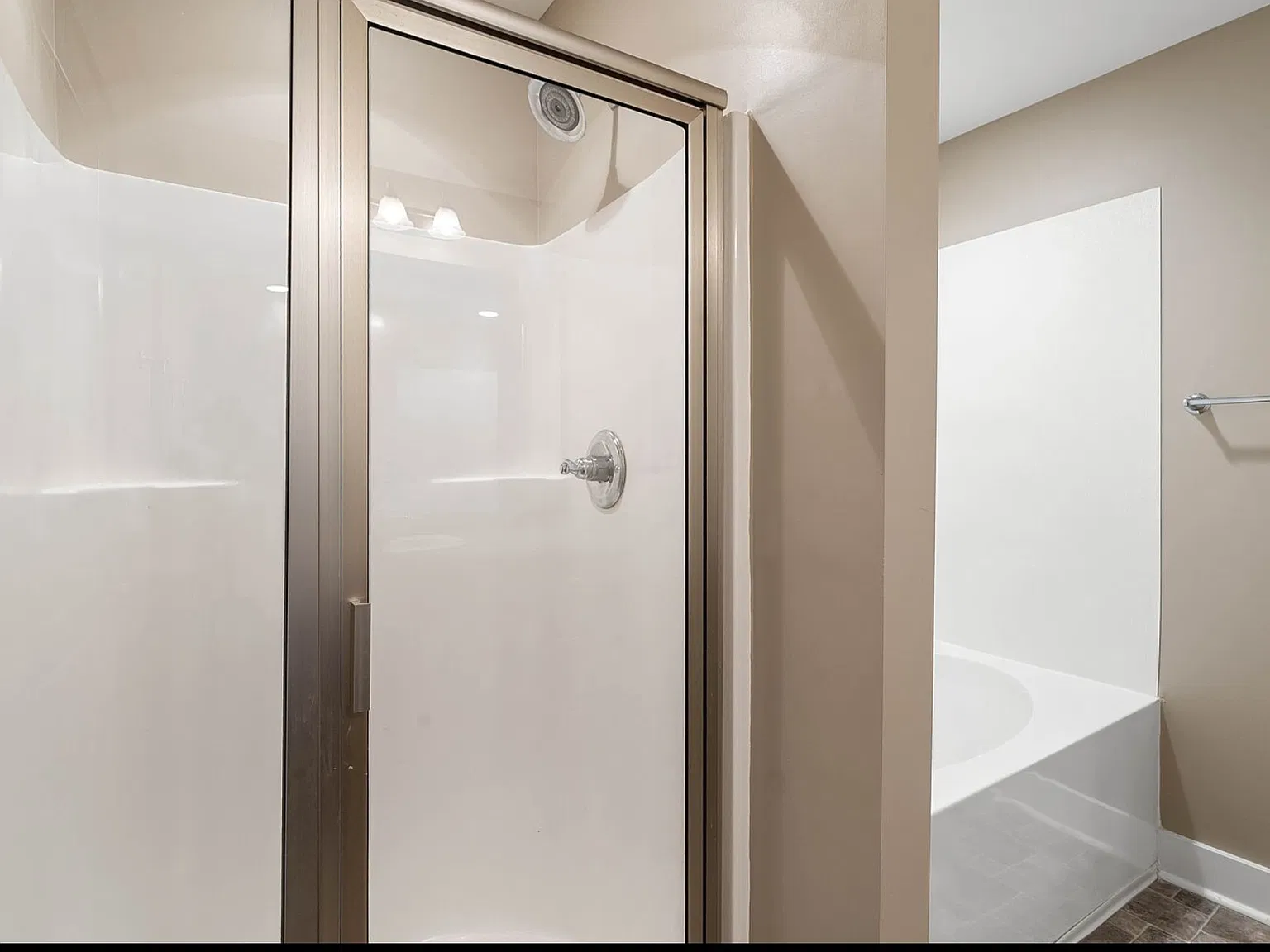 3 bed, 1690 sqft, $1,650 — Photo 3