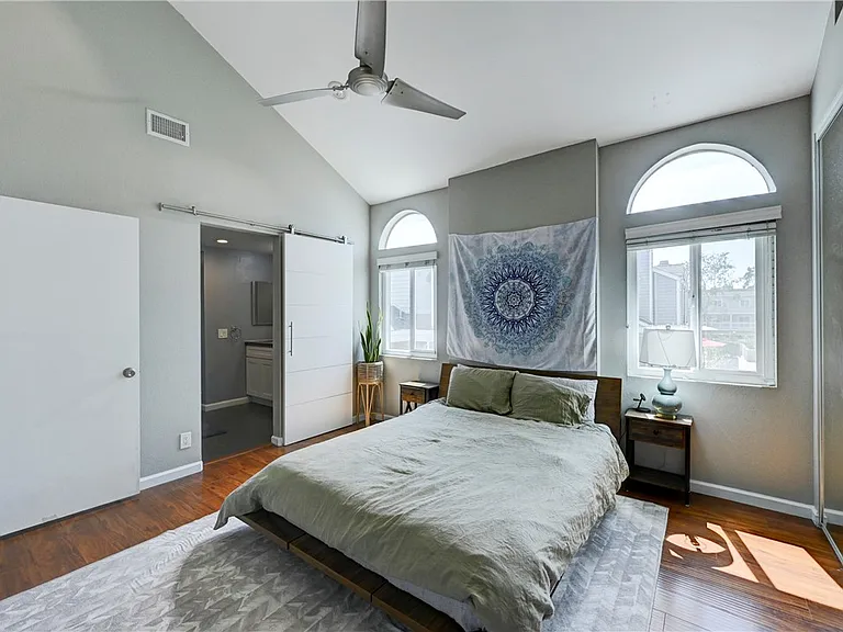 260 Victoria St #5 — Photo 20