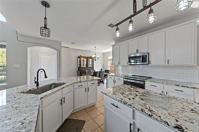 1st image of 1619 Clarke Springs Dr