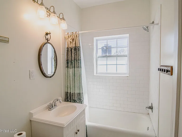 803 N Congress St #C — Photo 10