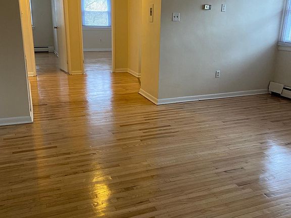 4th image of 630 W Sedgwick St #12