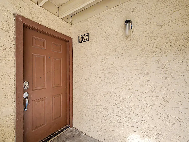 2121 W Royal Palm Rd #1097 — Photo 2