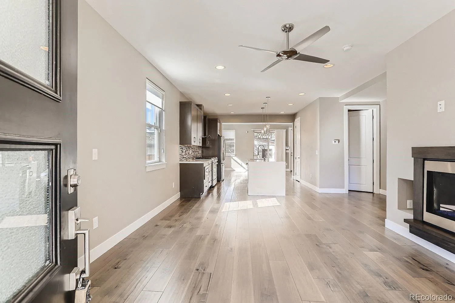 3 bed, 3.5 bath, 2508 sqft, $4,750 — Photo 4