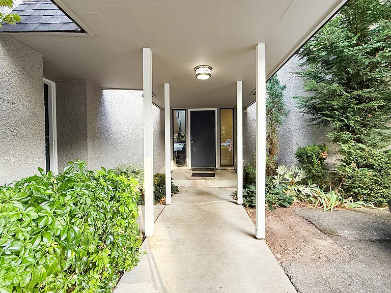 14332 Lenora Pl N #202 — Photo 15