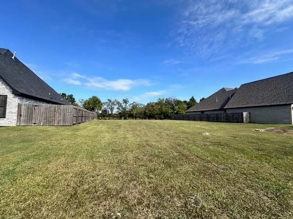8370 Chappell Hill Dr, Beaumont, TX 77713