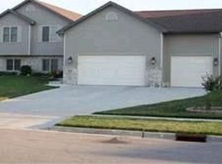 211 Melissa Ln, Cottage Grove, WI 53527