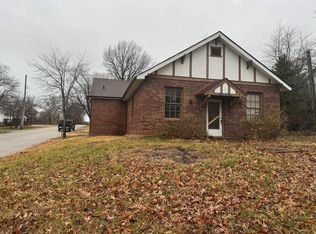 3847 Fee Fee Rd, Bridgeton, MO 63044