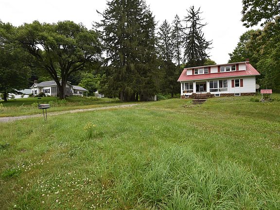 3rd image of 2575 Crossroads Dr