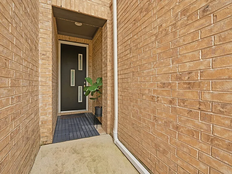 311 Bridgeford Dr — Photo 4