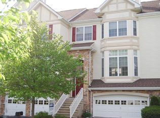 9 Cobblestone Ct, Oakland, NJ 07436