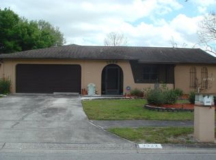 3323 King Charles Cir, Seffner, FL 33584