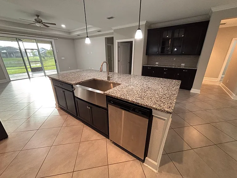 212 Willow Creek Ct — Photo 16