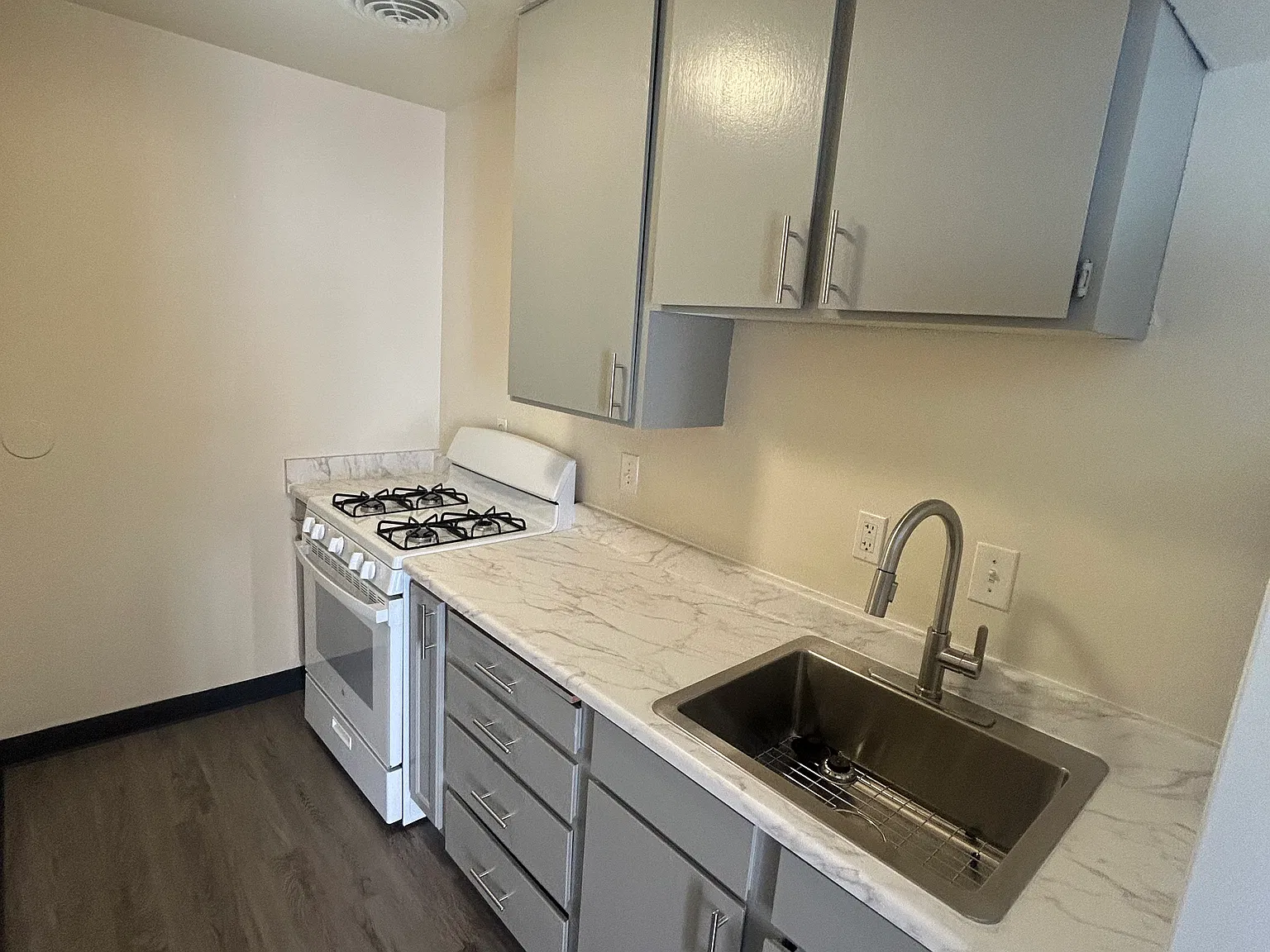2688 Rollingwood Dr — Photo 3