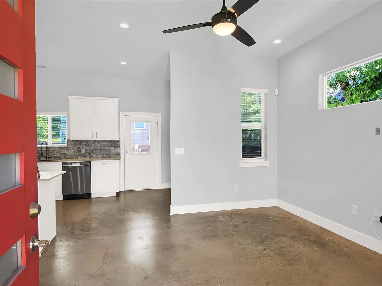 2 bed, 2.5 bath, 1320 sqft, $2,400 — Photo 3