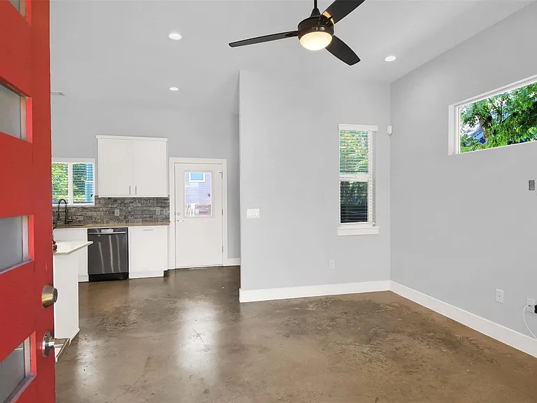 6902 Carver Ave #A — Photo 3