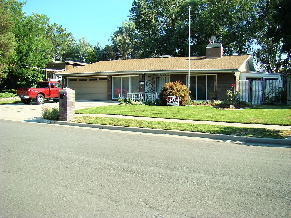 1st image of 746 E Pontiac Dr