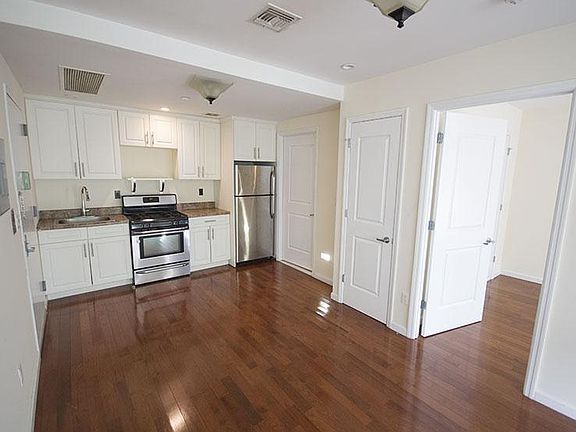 2nd image of 261 Evergreen Ave APT 1F