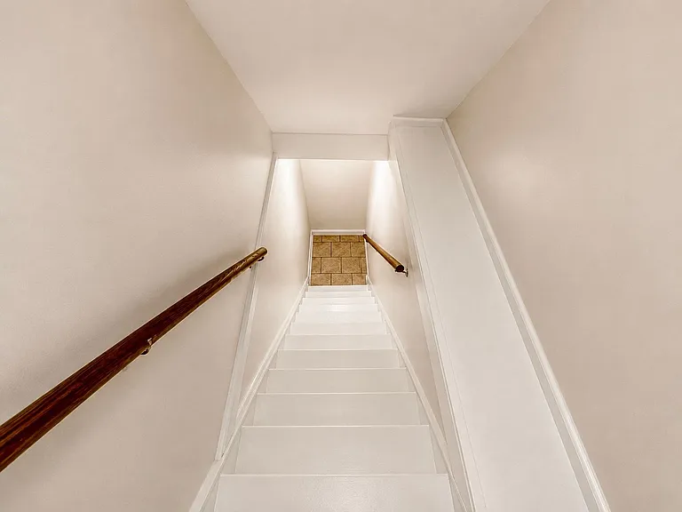 217 E Whitesboro St — Photo 23