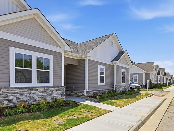 2nd image of 1501 Regal Rd #D