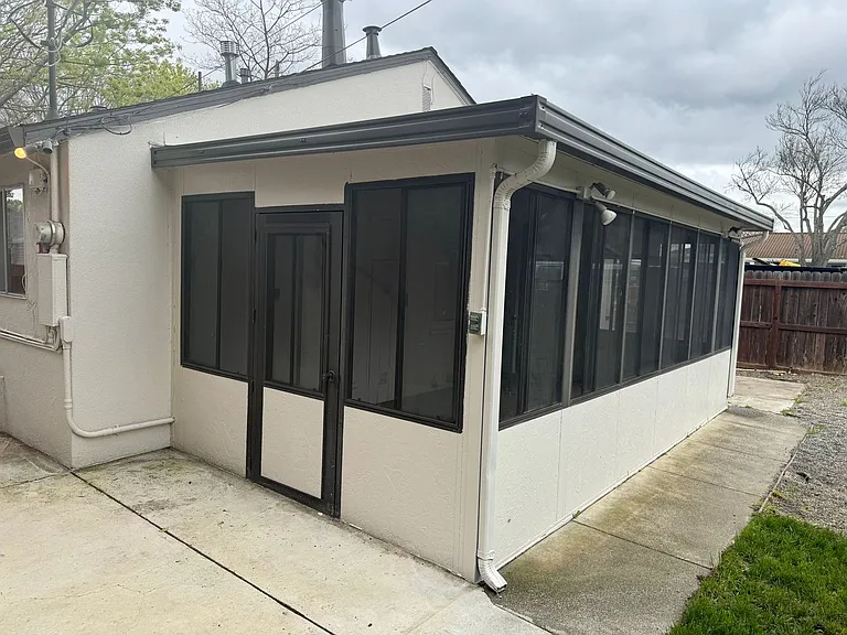 1400 Clay St — Photo 15