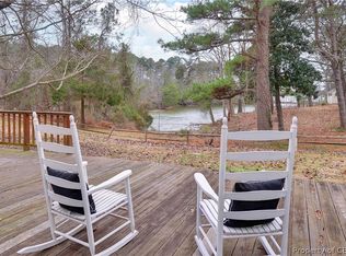 181 Rose Dr, Weems, VA 22576