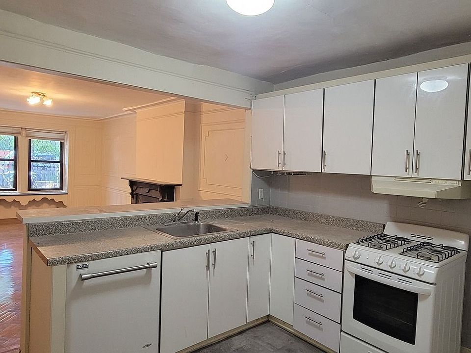 1st image of 321 8th St #1