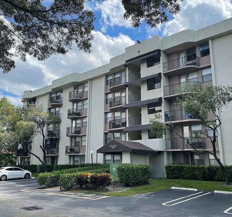 1st image of 2771 Riverside Dr APT 307A