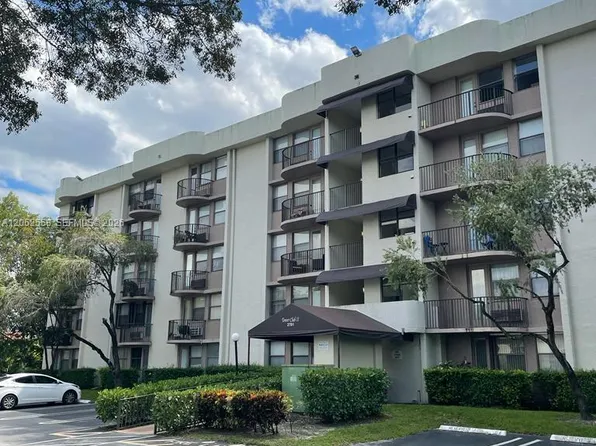 2771 Riverside Dr APT 307A, Coral Springs, FL 33065