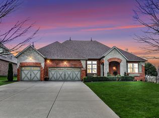 6184 S Riverbend Rd, Springfield, MO 65810