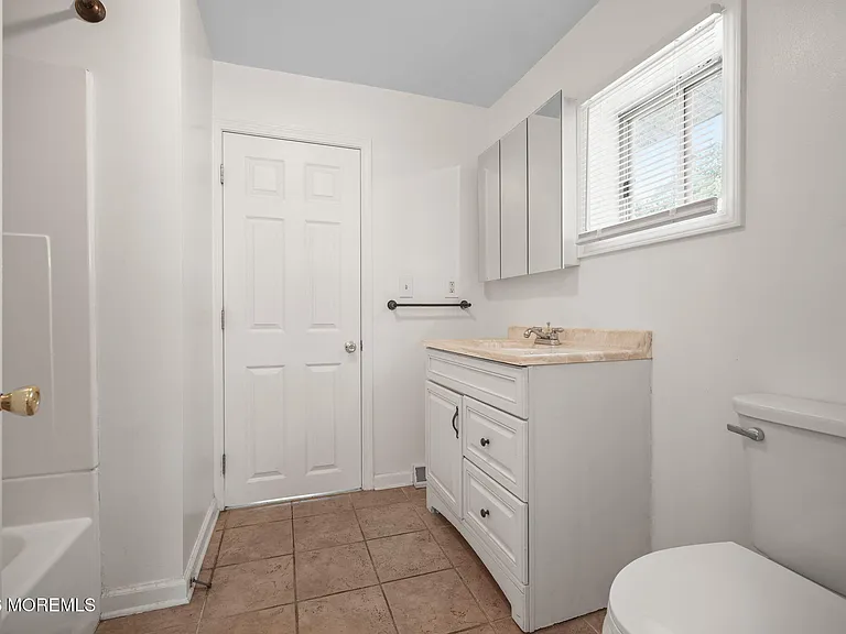 804 Nutswamp Rd #RED — Photo 21