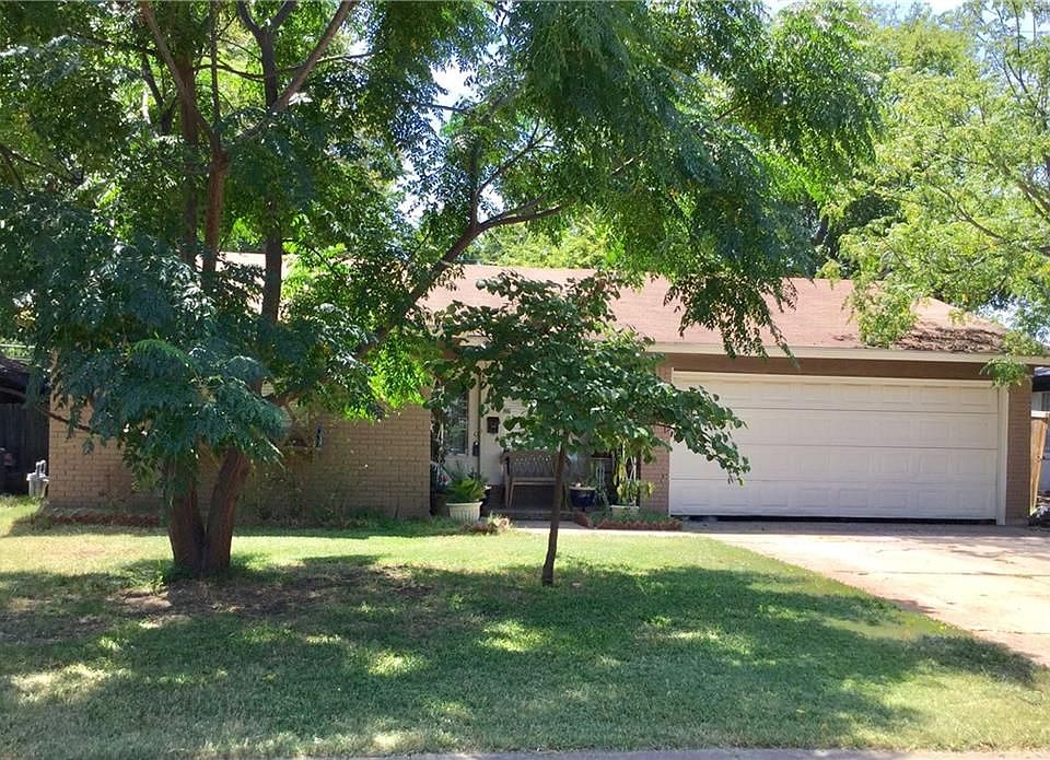 1st image of 2622 Brady Ln