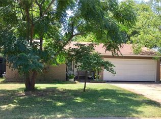 2622 Brady Ln, Grand Prairie, TX 75052