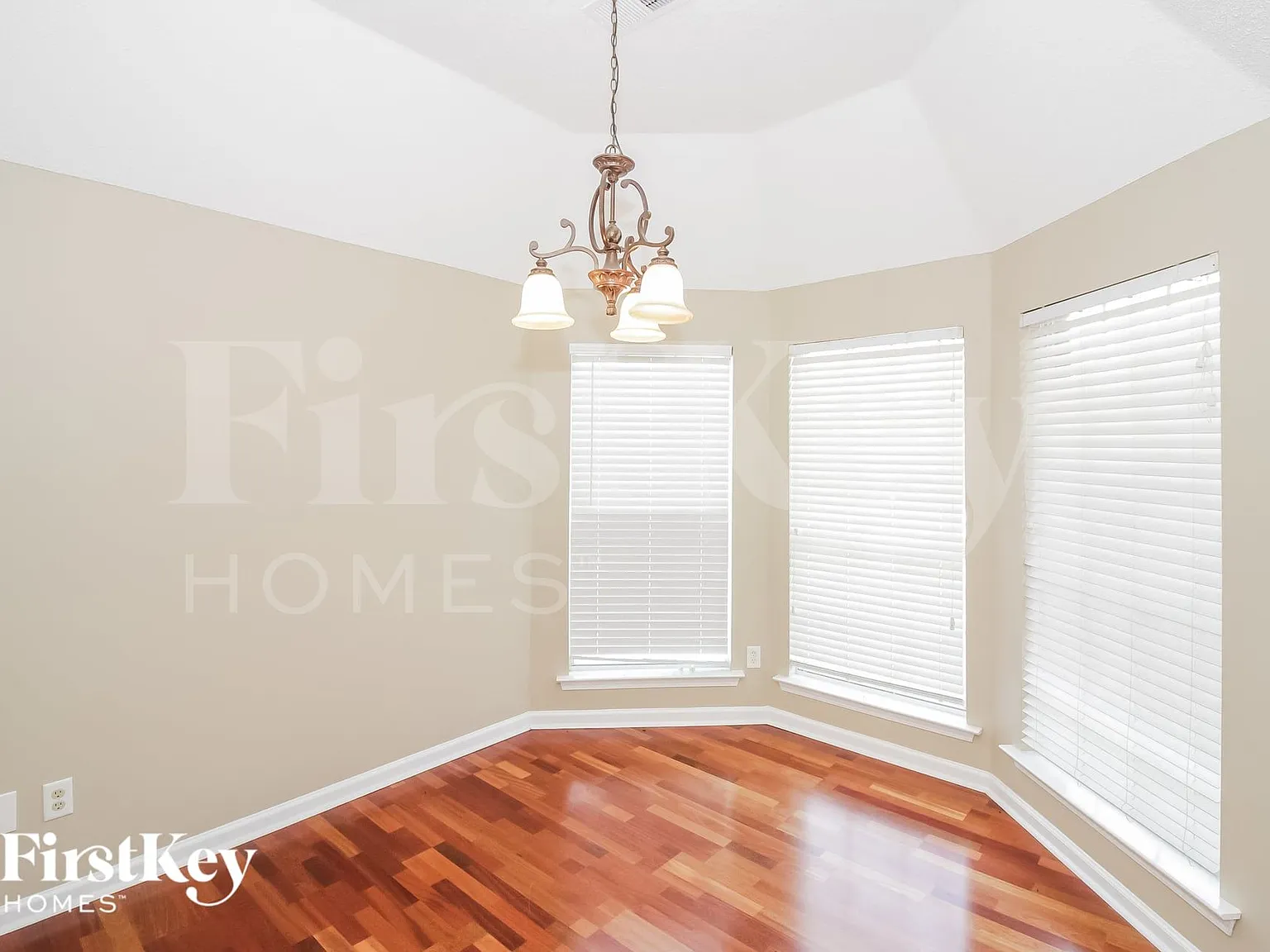 3 bed, 2.0 bath, 1500 sqft, $1,630 — Photo 4