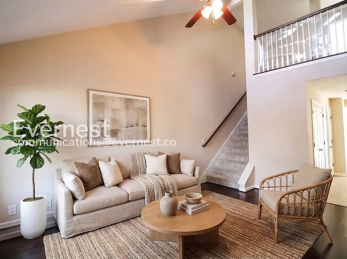 3 bed, 2.5 bath, 1632 sqft, $2,150 — Photo 3