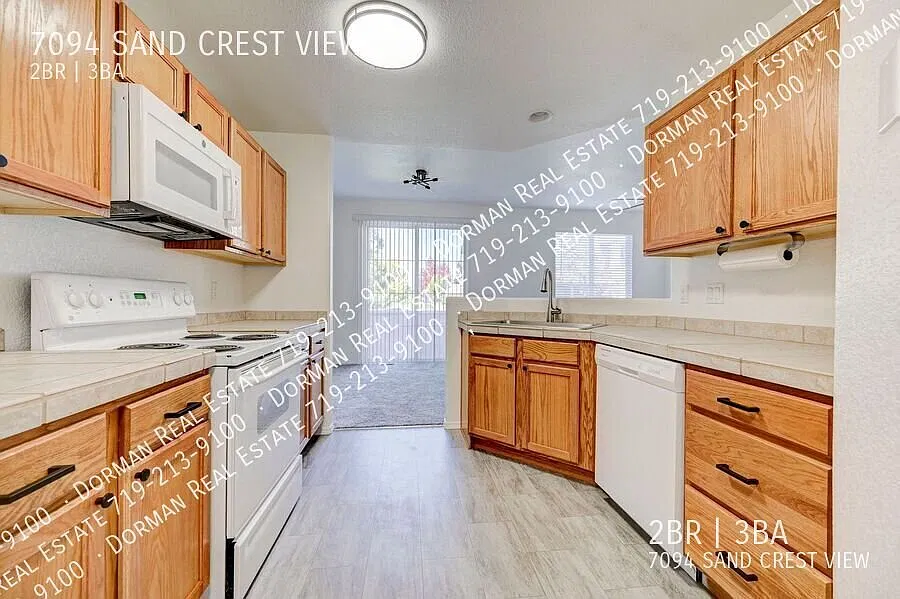 Beautiful Townhome in gated community! — Photo 4