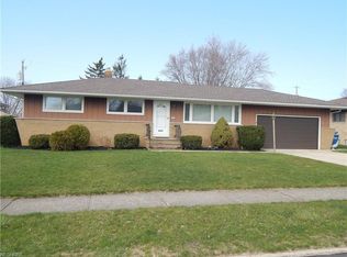 8250 Banner Ln, Parma, OH 44129