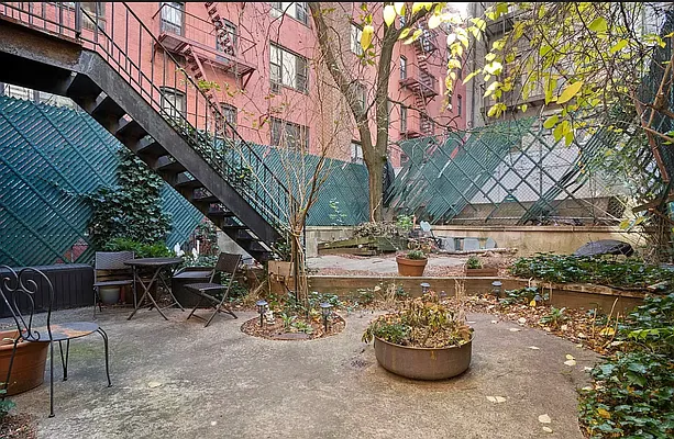 Rented by Douglas Elliman | media 7
