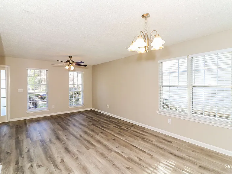 2903 Yukon Trl NW — Photo 7