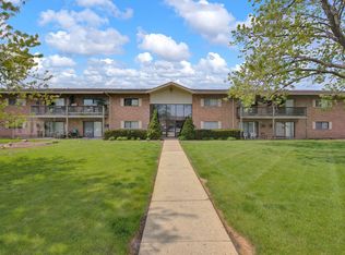 7422 Brookdale Dr #1-114, Darien, IL 60561