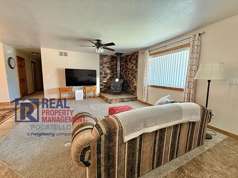 13355 N Dekay Rd — Photo 7