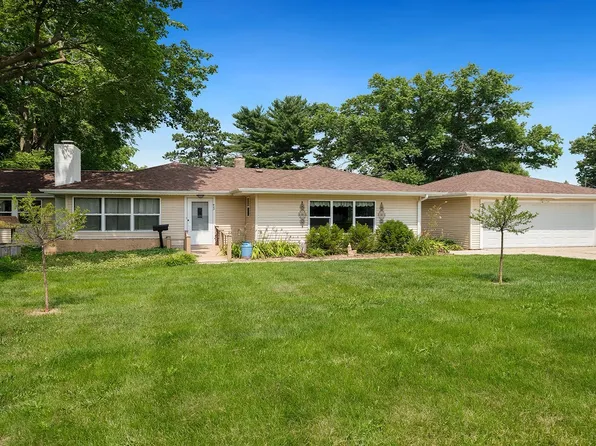 402 Glendale Rd, Loves Park, IL 61111