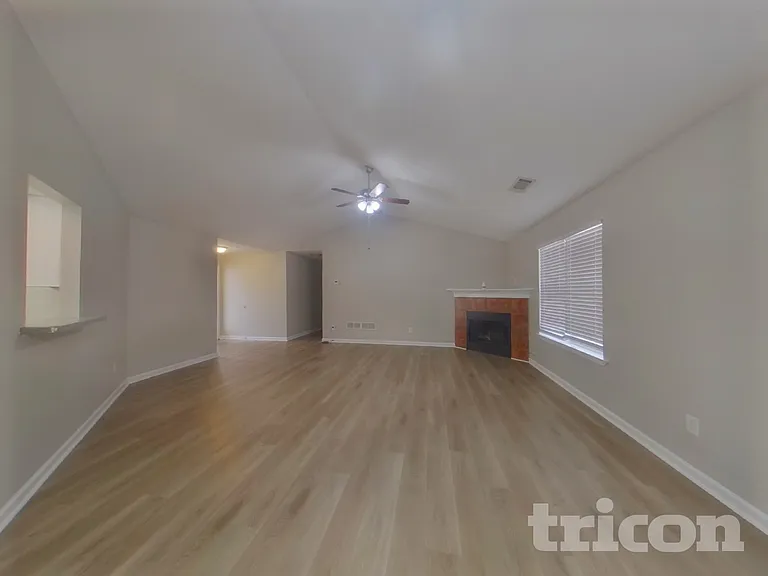 104 Kimbell Farm Dr — Photo 2