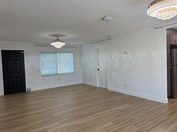 2nd image of 730 E Melrose Cir #1040