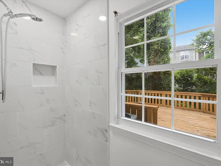 10598 Reeds Landing Cir — Photo 29