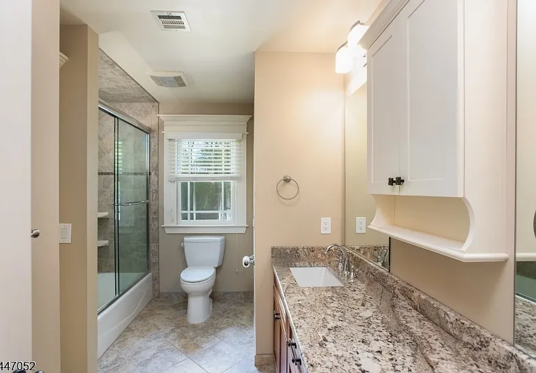 30 Gates Ave — Photo 14